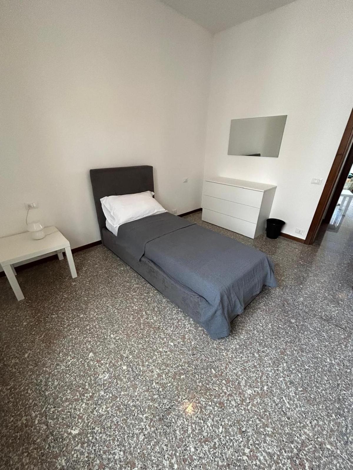 Bed and Breakfast Bed Station -Self Check In- Bérgamo Exterior foto