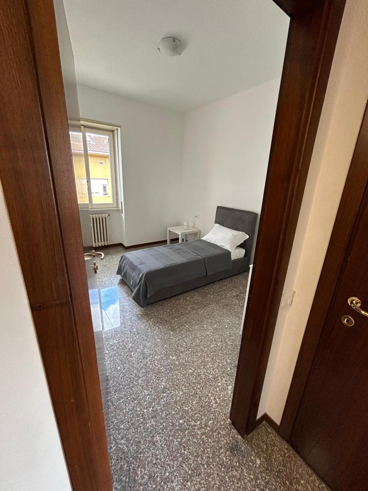 Bed and Breakfast Bed Station -Self Check In- Bérgamo Exterior foto